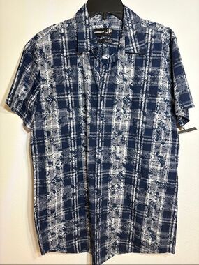 jf j.ferrar Navy and White Short-Sleeve Plaid Button-Down Shirt Medium NWT